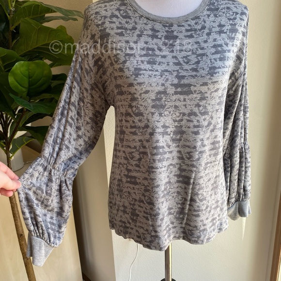 Lou & Grey Anthropologie Balloon Sleeve Striped Floral Pullover M - Picture 9 of 9